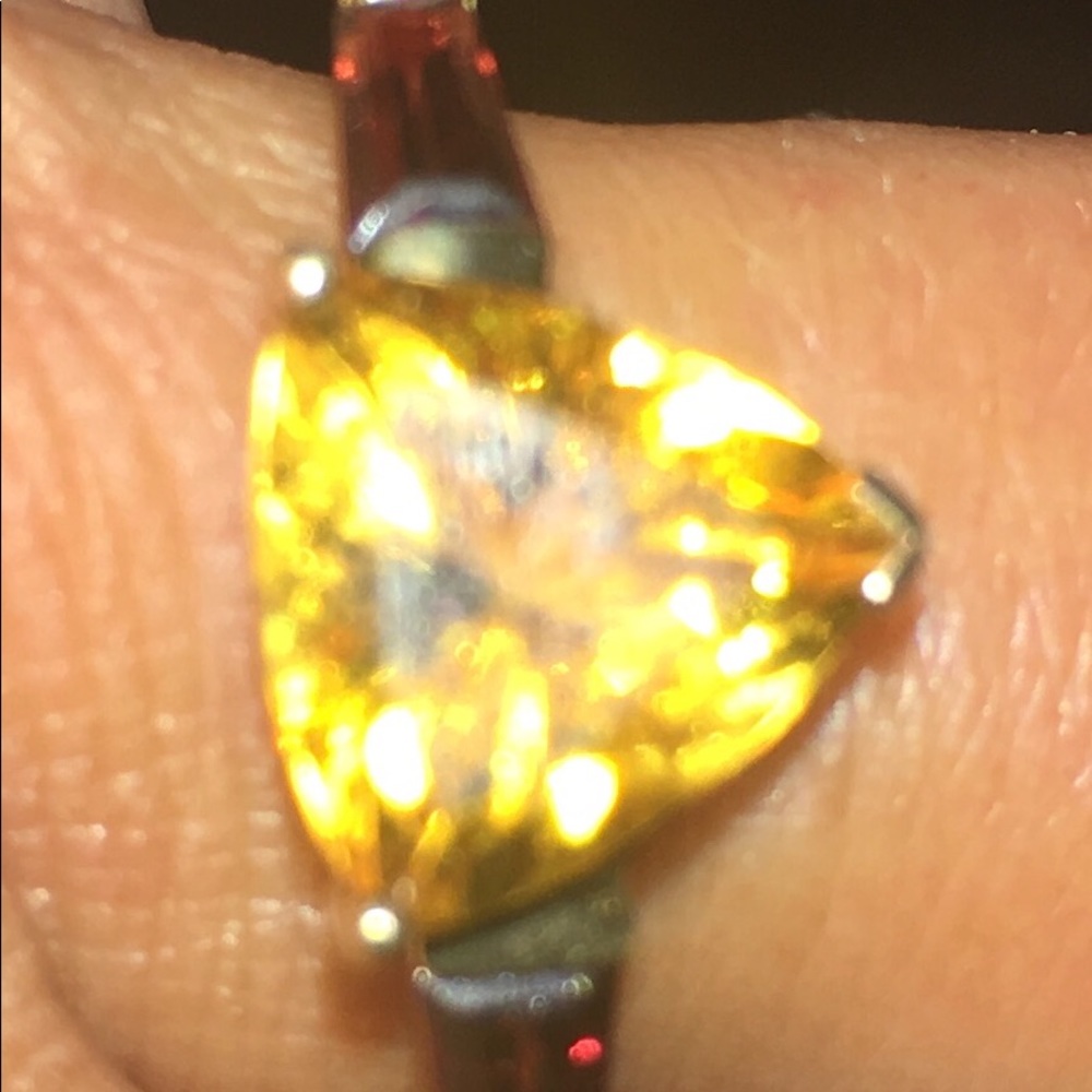 Citrine and garnet ladies ring size 7/8